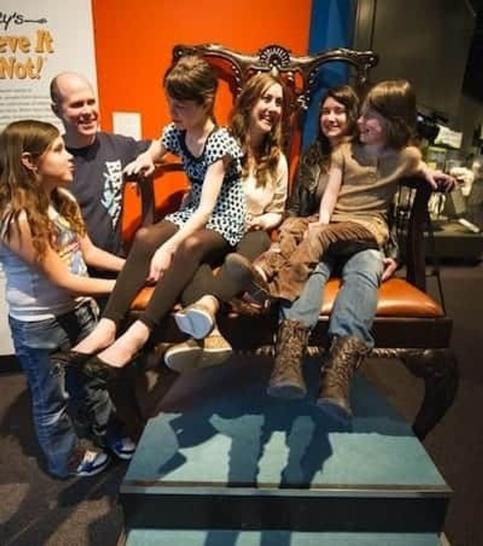 The-Science-of-Ripleys-Believe-It-or-Not-Big_Chair1