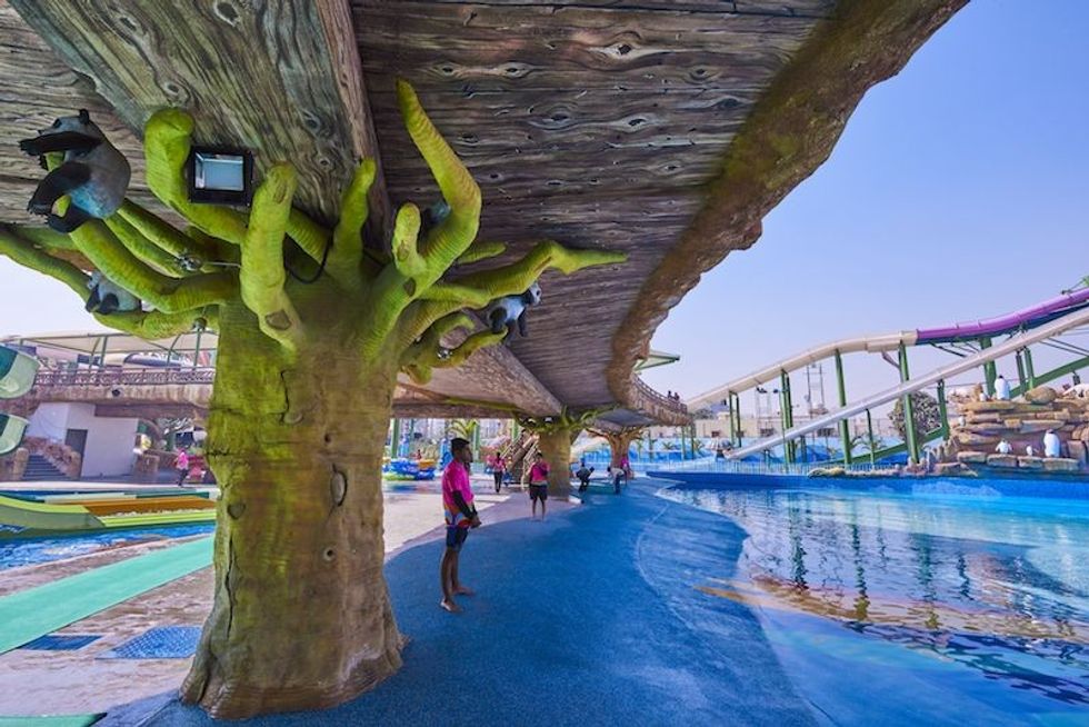 themed tree at amaazia water park gujurat (1)