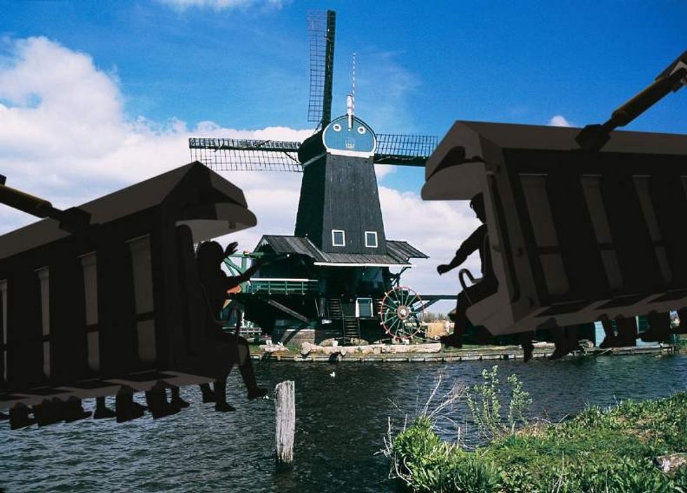 This is holland flying theatre Beeld Iride_Molen_windmill