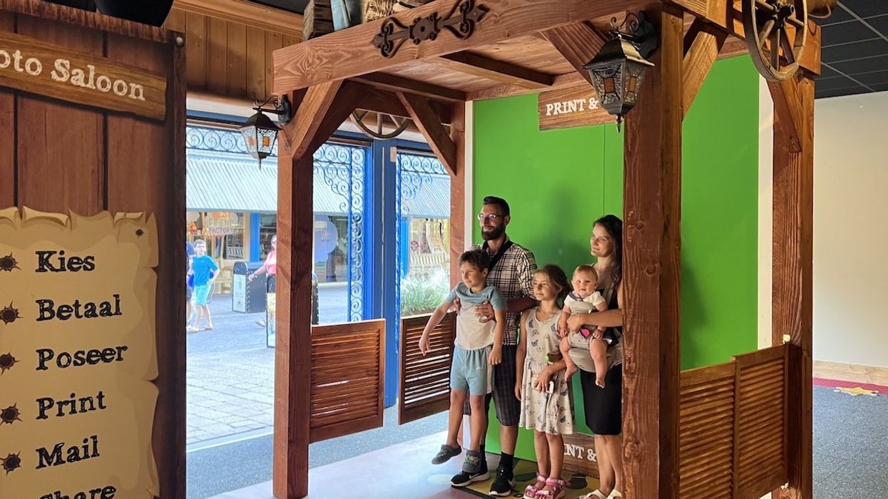 This Plays photobooth