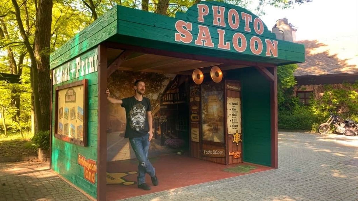 ThisPlays International Saloon photo booth