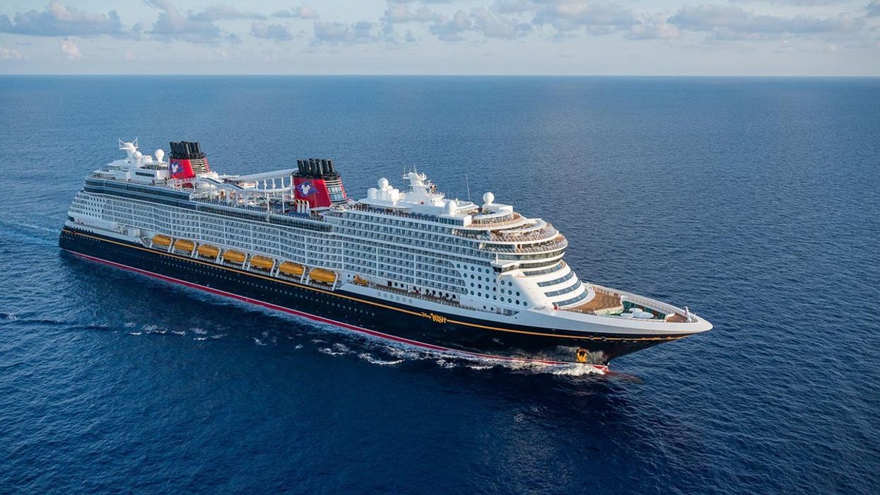 Through a combination of liquefied natural gas (LNG) and numerous advances in ship design, the Disney Wish is estimated to be nearly 30 percent more fuel efficient and emit approximately 20 percent less greenhouse gases.