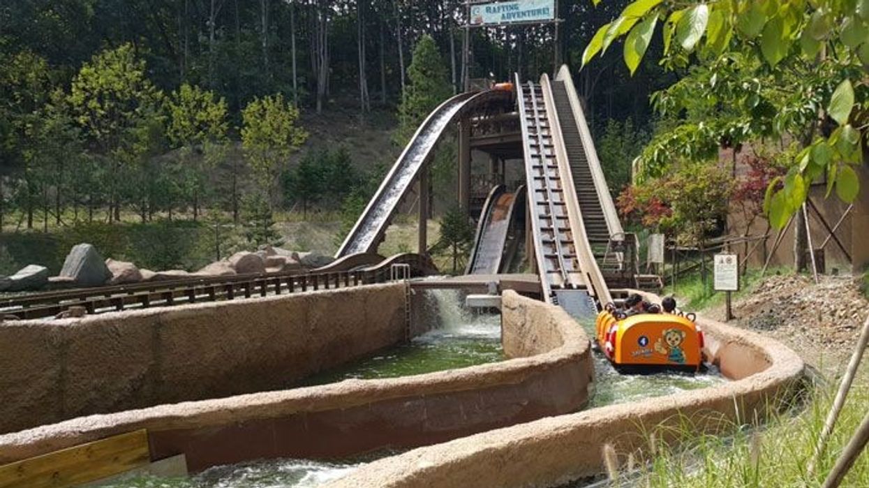 thunder falls everland resort korea