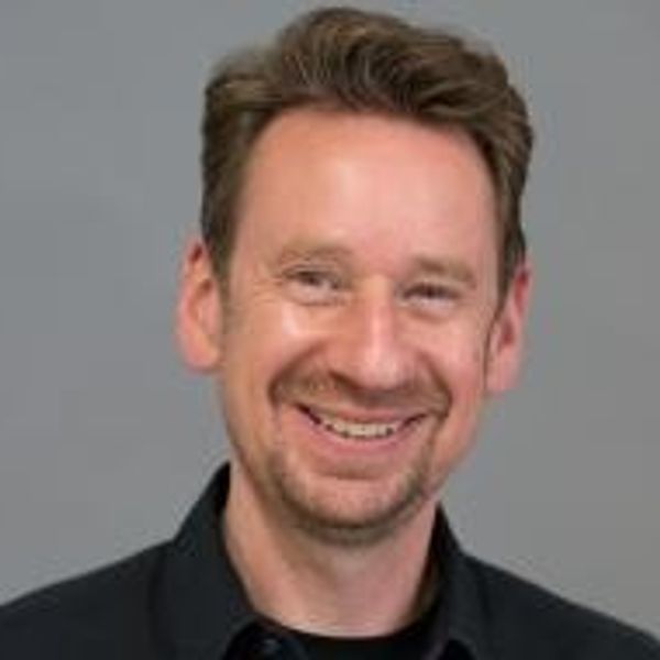 Tim McNeil headshot
