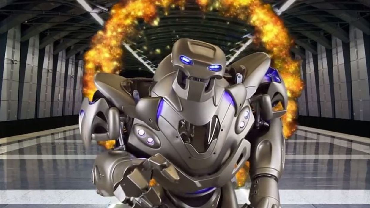 titan the robot wows crowds at tast of abu dhabi event