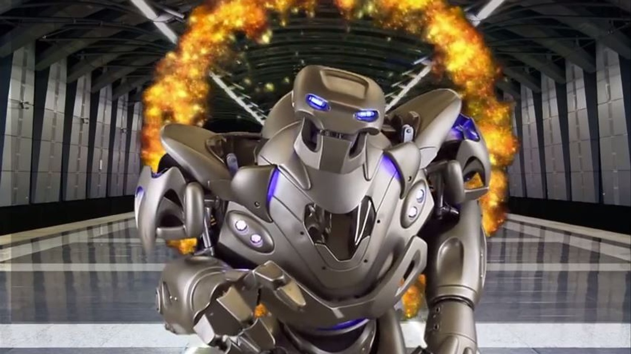 titan the robot wows crowds at tast of abu dhabi event