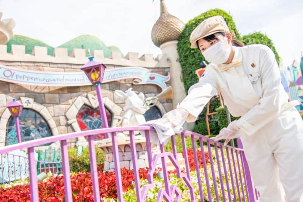 tokyo disney resort reopening