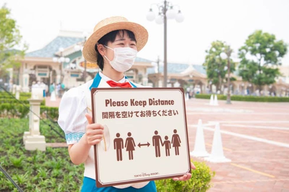 tokyo disney resort reopening
