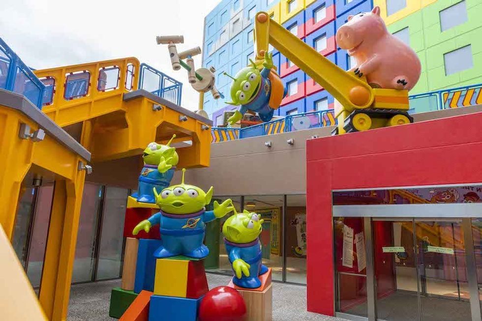 tokyo disney resort toy story hotel