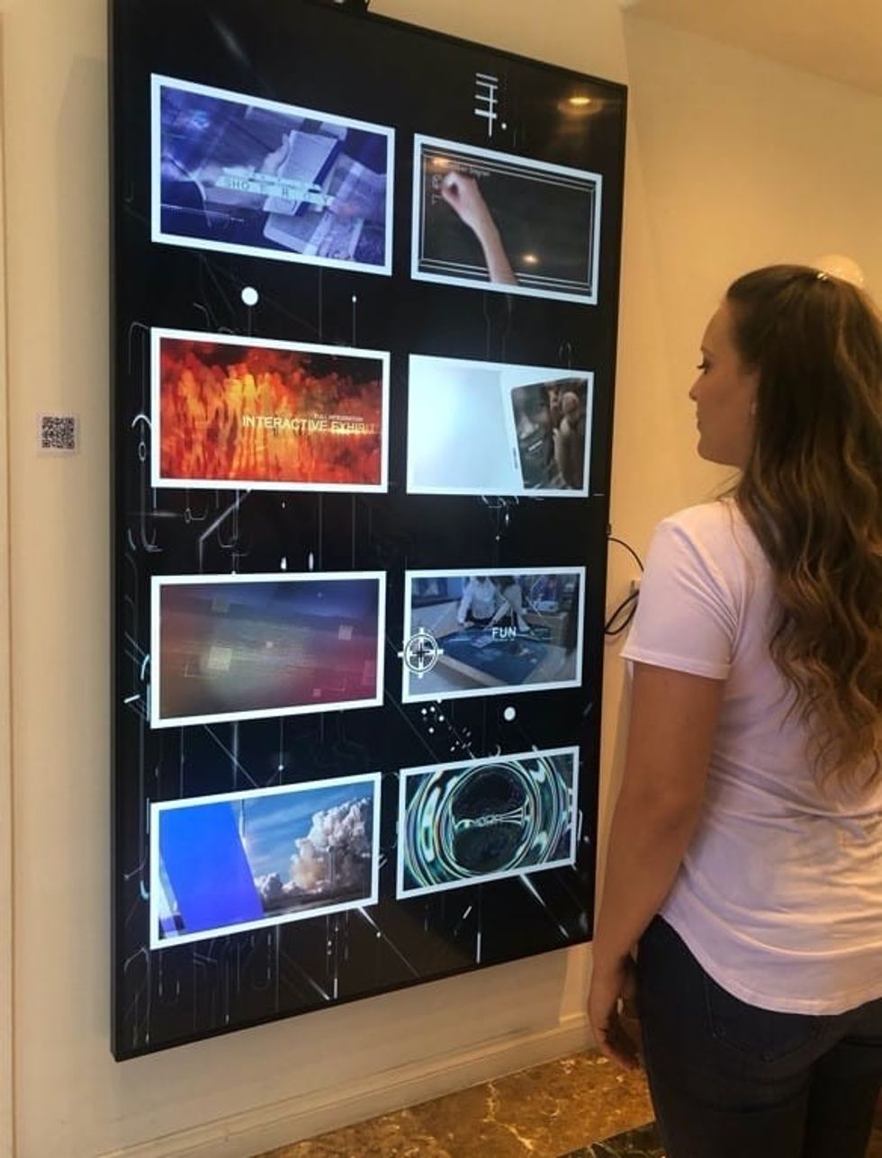 Touchless exhibit Mad Systems