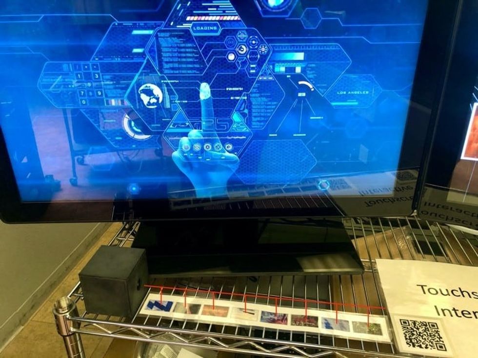 Touchless exhibit Mad Systems