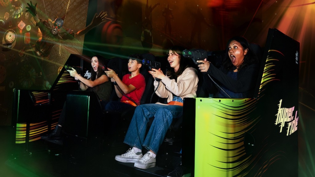 Triotech Carnival Chaos HyperRide Players