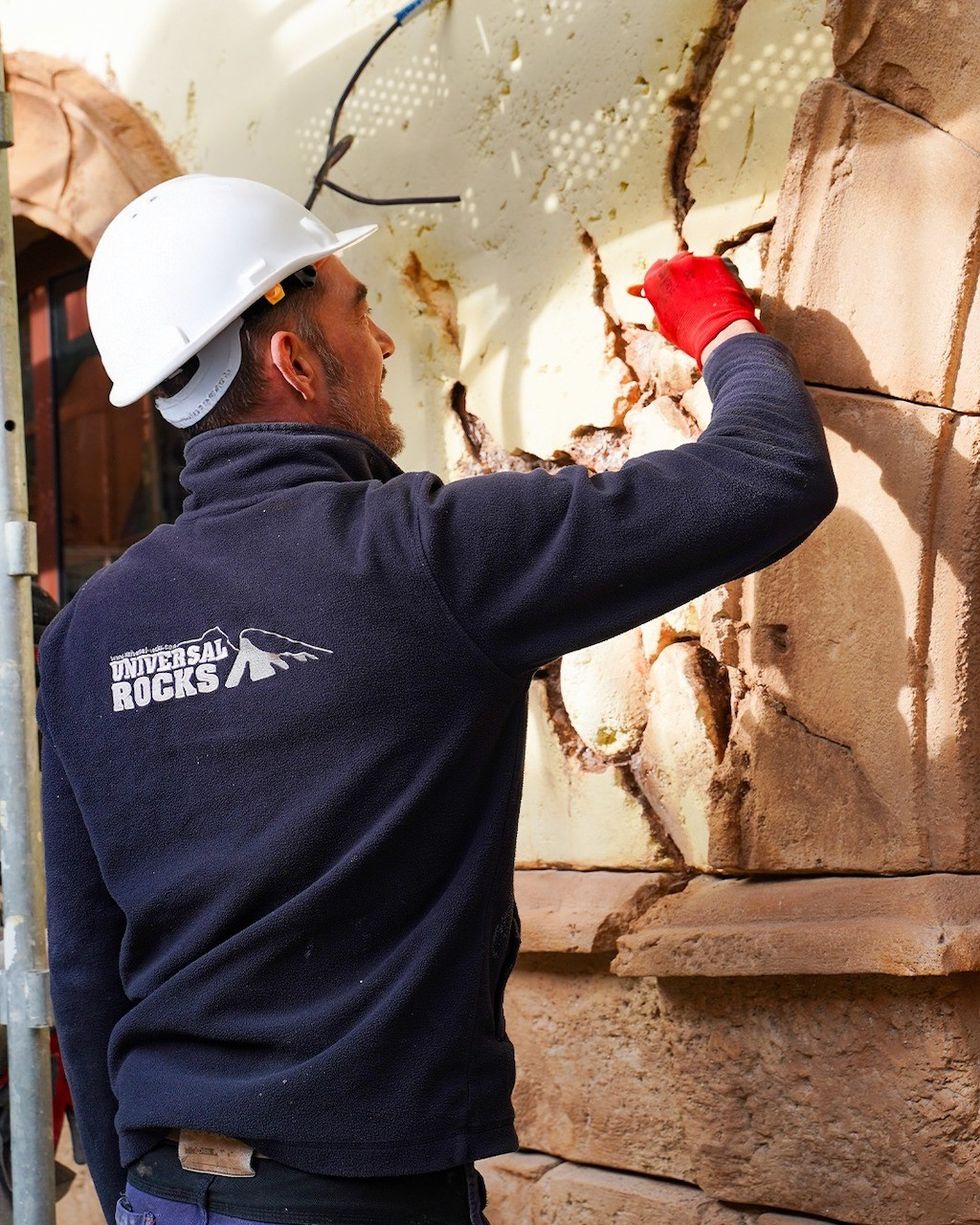 Universal Rocks at work at Nigloland