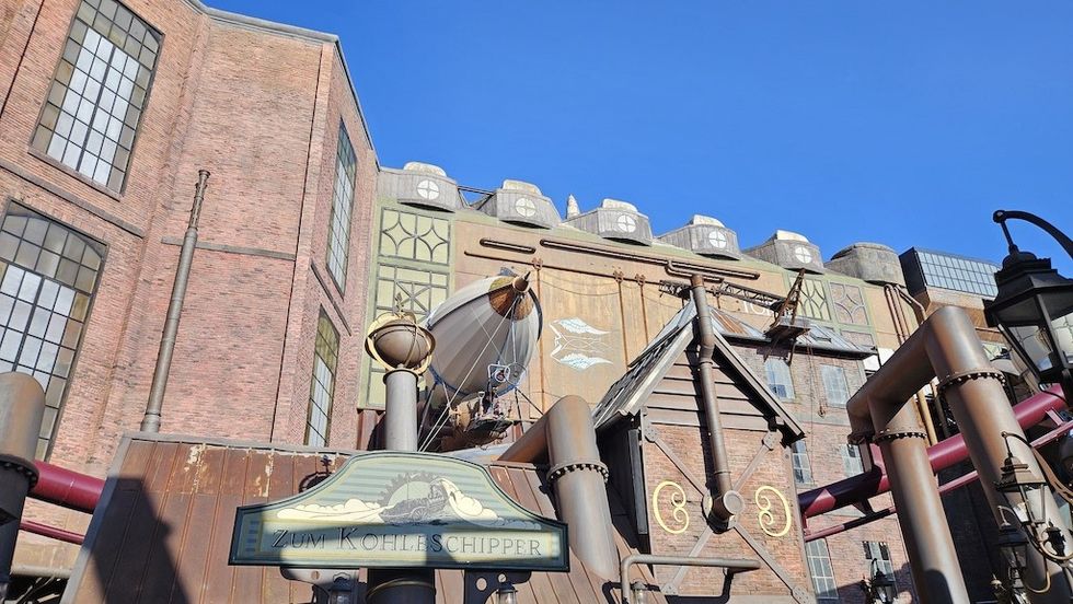 Universal Rocks work at Phantasialand - Rookburgh