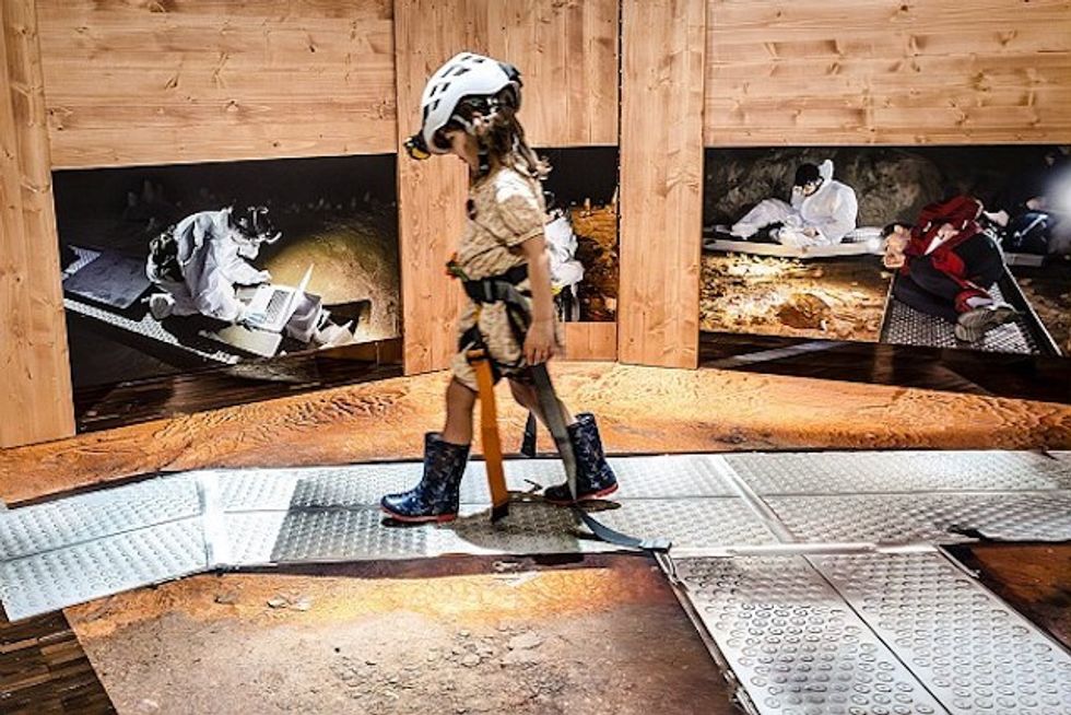 Universcience Cave Journey