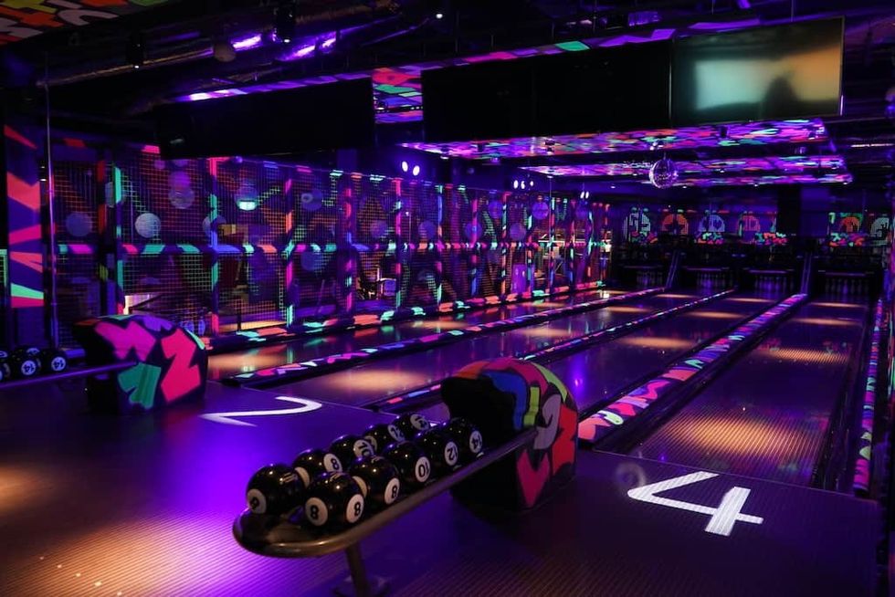 UV bowling