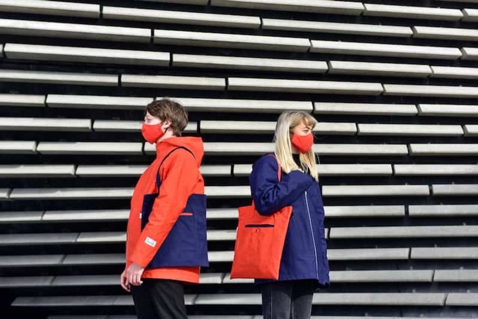 V&A Dundee Raincoat