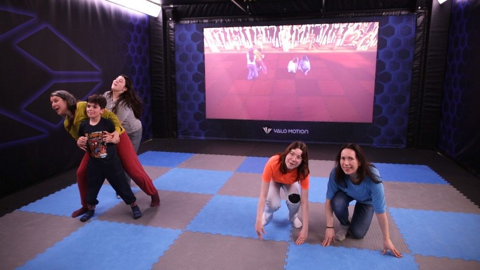 Valo Motion Photobomb game