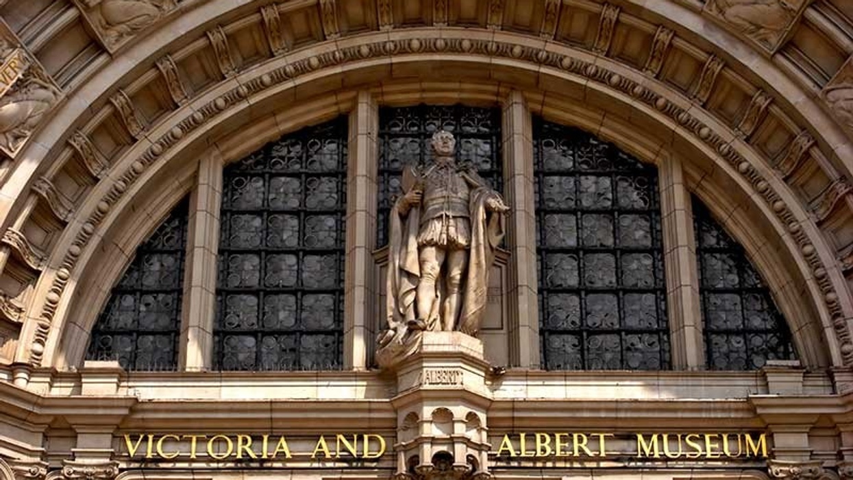 Victoria and Albert Museum V&A adobe