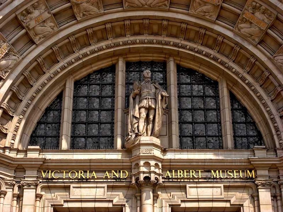 Victoria and Albert Museum V&A adobe
