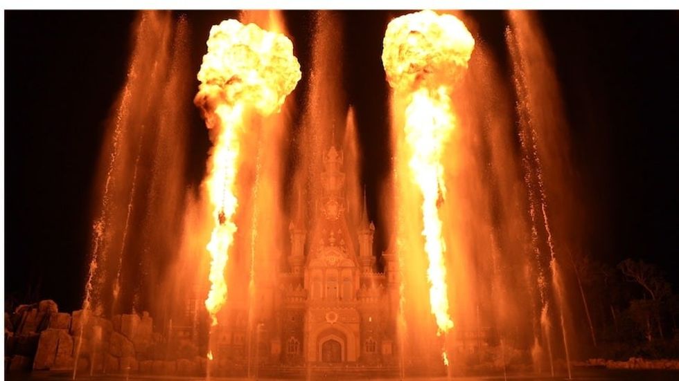 VinWonders Once fire effects