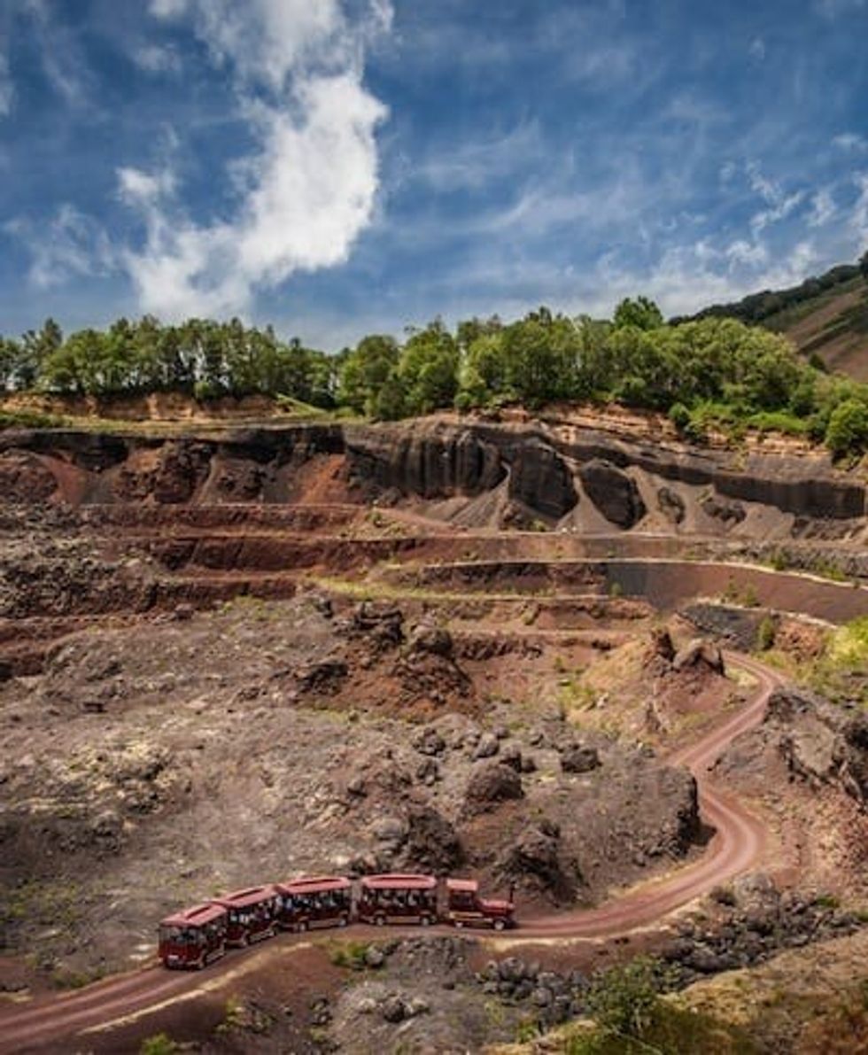 Volcan-de-Lemptégy-train