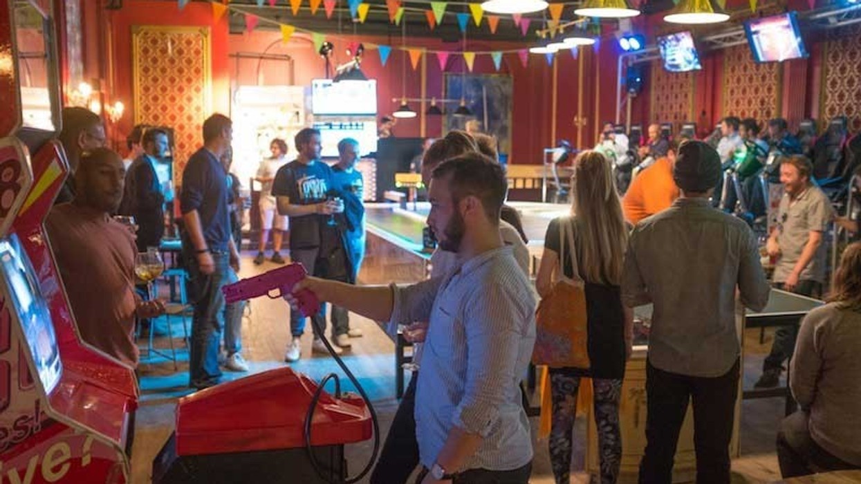 VR Pub the fourse thieves the vr concept