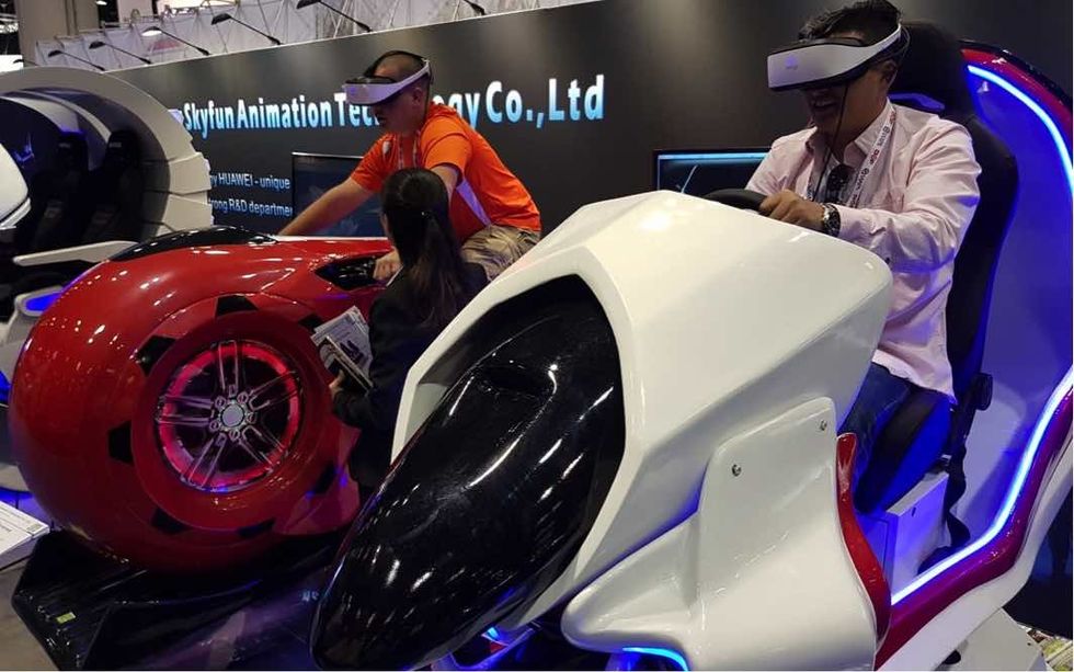 vr riders on future bikes iaapa 2017 a (1)