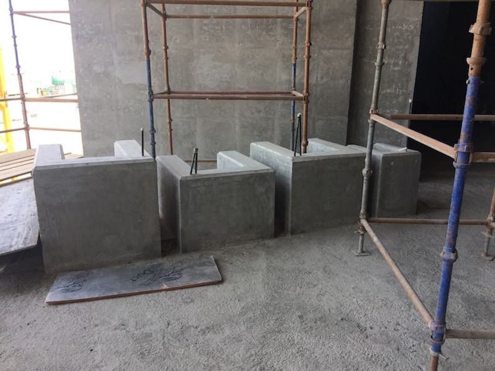 waiting for tanks at oman aquarium