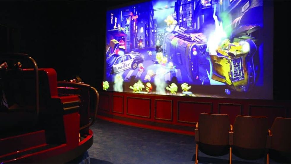 Walibi-Belgium-Popcorn-Revenge-themed-scene