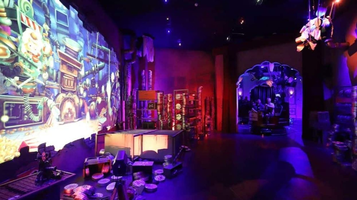 Walibi-Belgium-Popcorn-Revenge-themed-scene