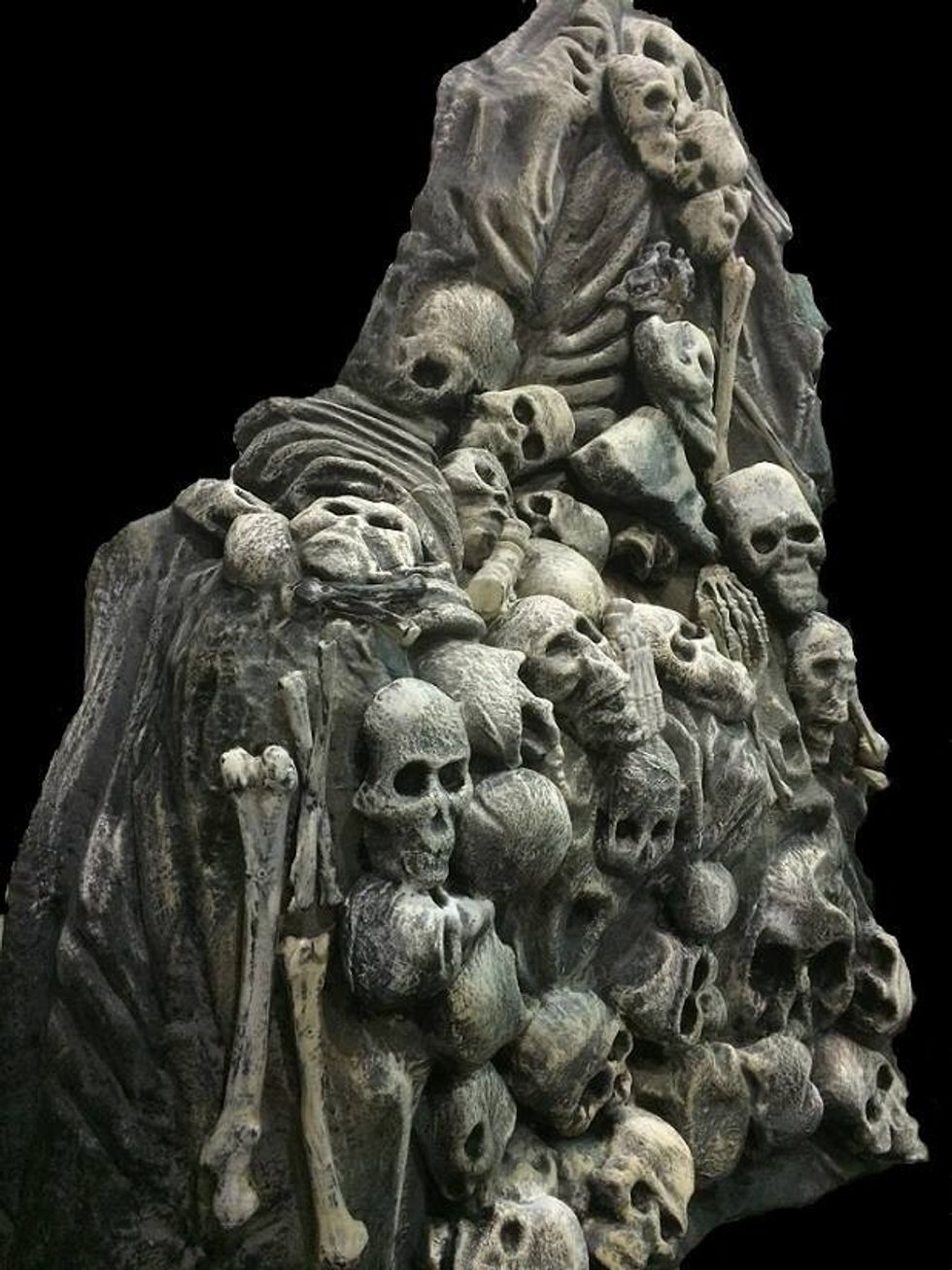 Walk through skeleton Maya World EOS Rides