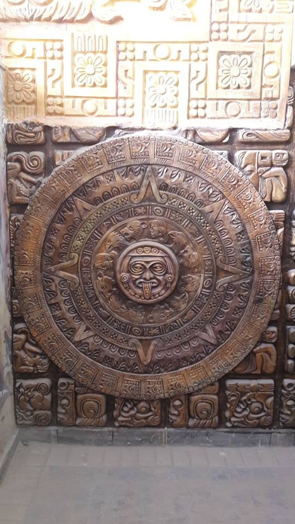 Wall Decoration Maya World EOS Rides