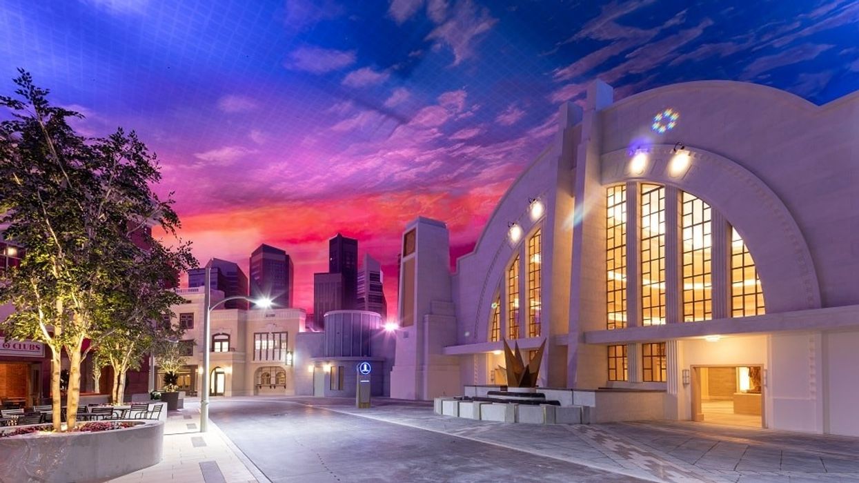 Warner Bros World. Abu Dhabi. Metropolis. Ride.