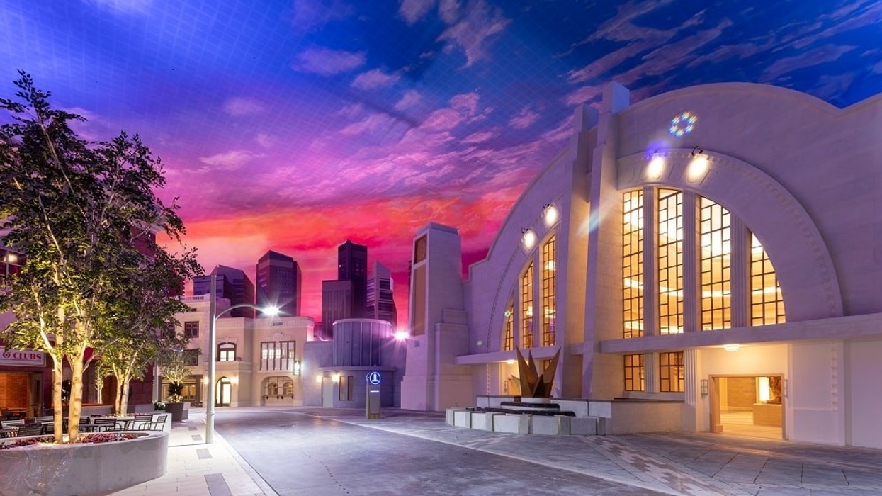 Warner Bros World. Abu Dhabi. Metropolis. Ride.