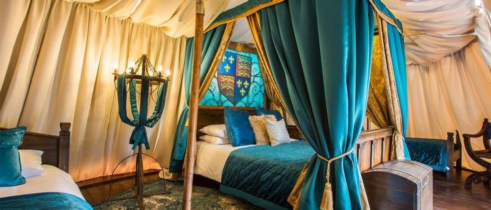 warwik castle medieval glamping