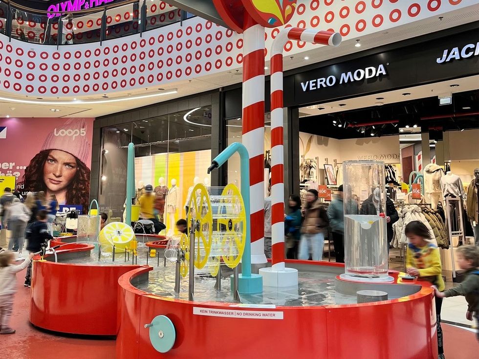 water play interactive at Loop5 - The Shopping Experience Center