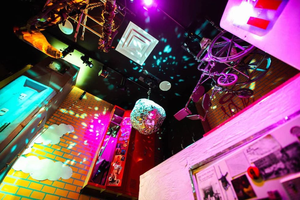 wheeling and objects hanging from ceiling