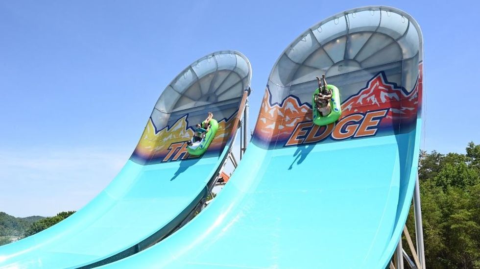 Whitewater Soaky Mountain The Edge Blasterango Battle