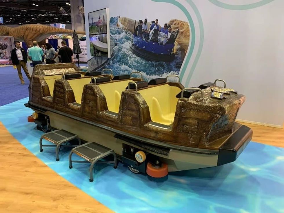 WhiteWater superflume vehicle