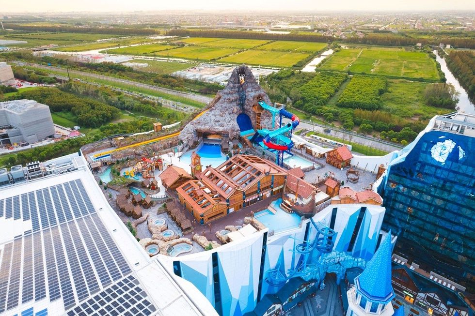 WhiteWater Water World at Shanghai L+SNOW Indoor Skiing Theme Resort