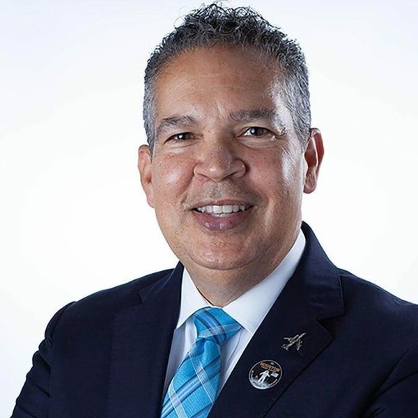 william t harris headshot