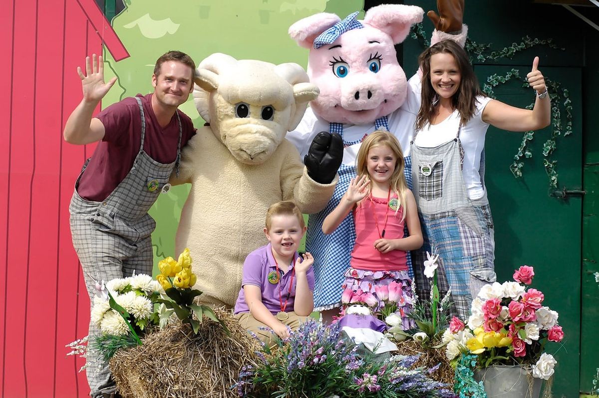 willows activity farm group-characters