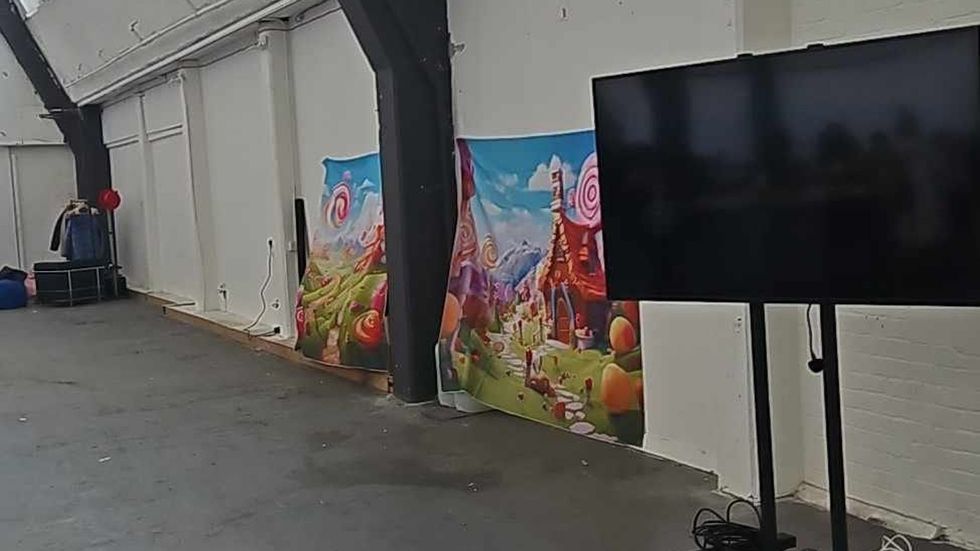 willy wonka experience glasgow