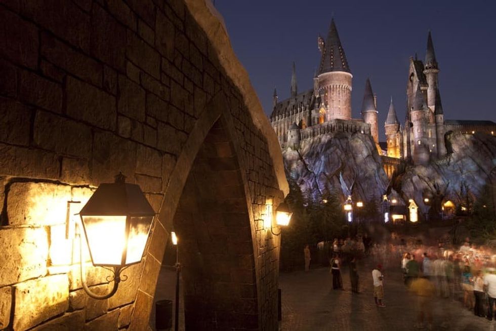 Wizarding-World-of-Harry-Potter-Castle Theme park interactives