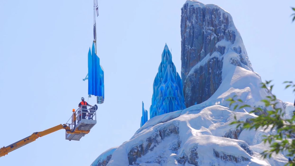 world of frozen disneyland paris