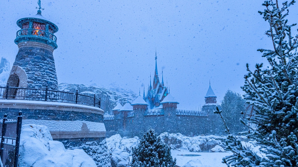 world of frozen disneyland paris
