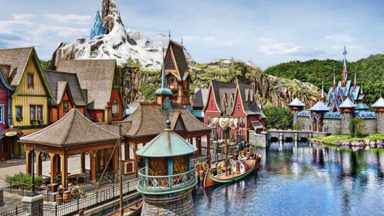 world of frozen hong kong disneyland