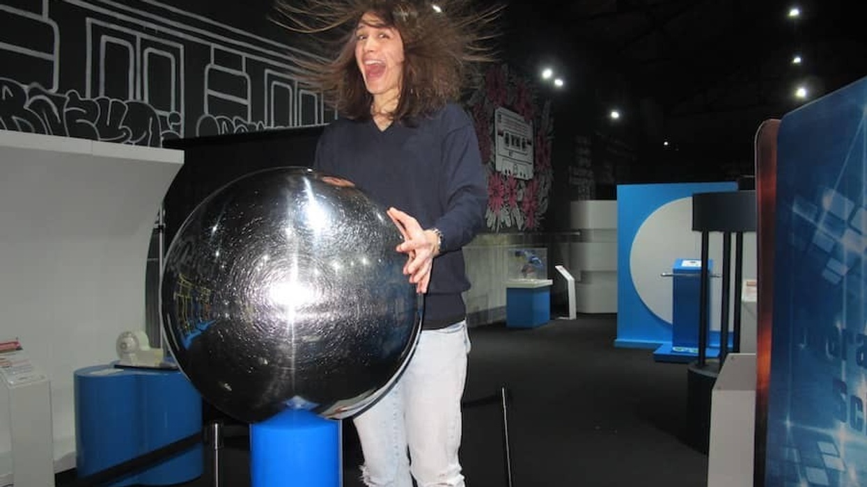 World Touring Exhibitions Interactive Science - Angry Hair