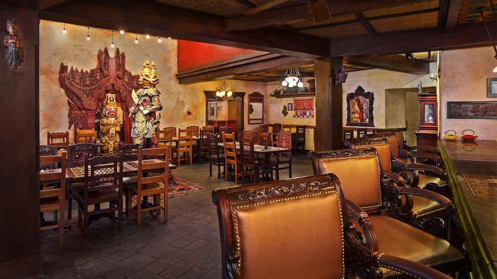 yak-and-yeti-restaurant-disney